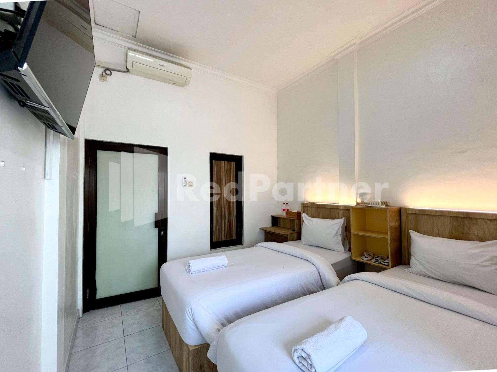 D Palma Near Lokananta Manahan Mitra Reddoorz Surakarta  Exterior photo