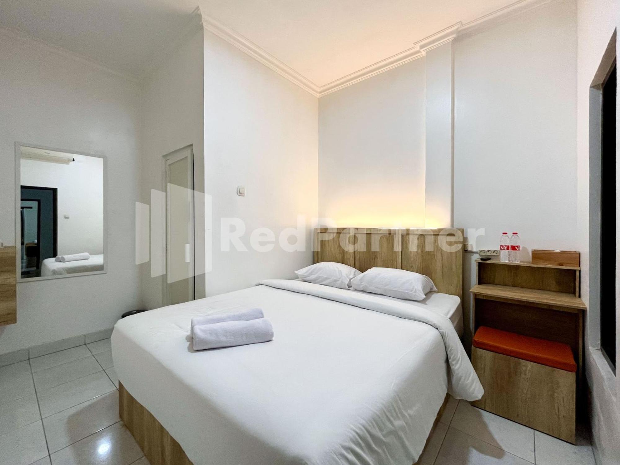 D Palma Near Lokananta Manahan Mitra Reddoorz Surakarta  Exterior photo