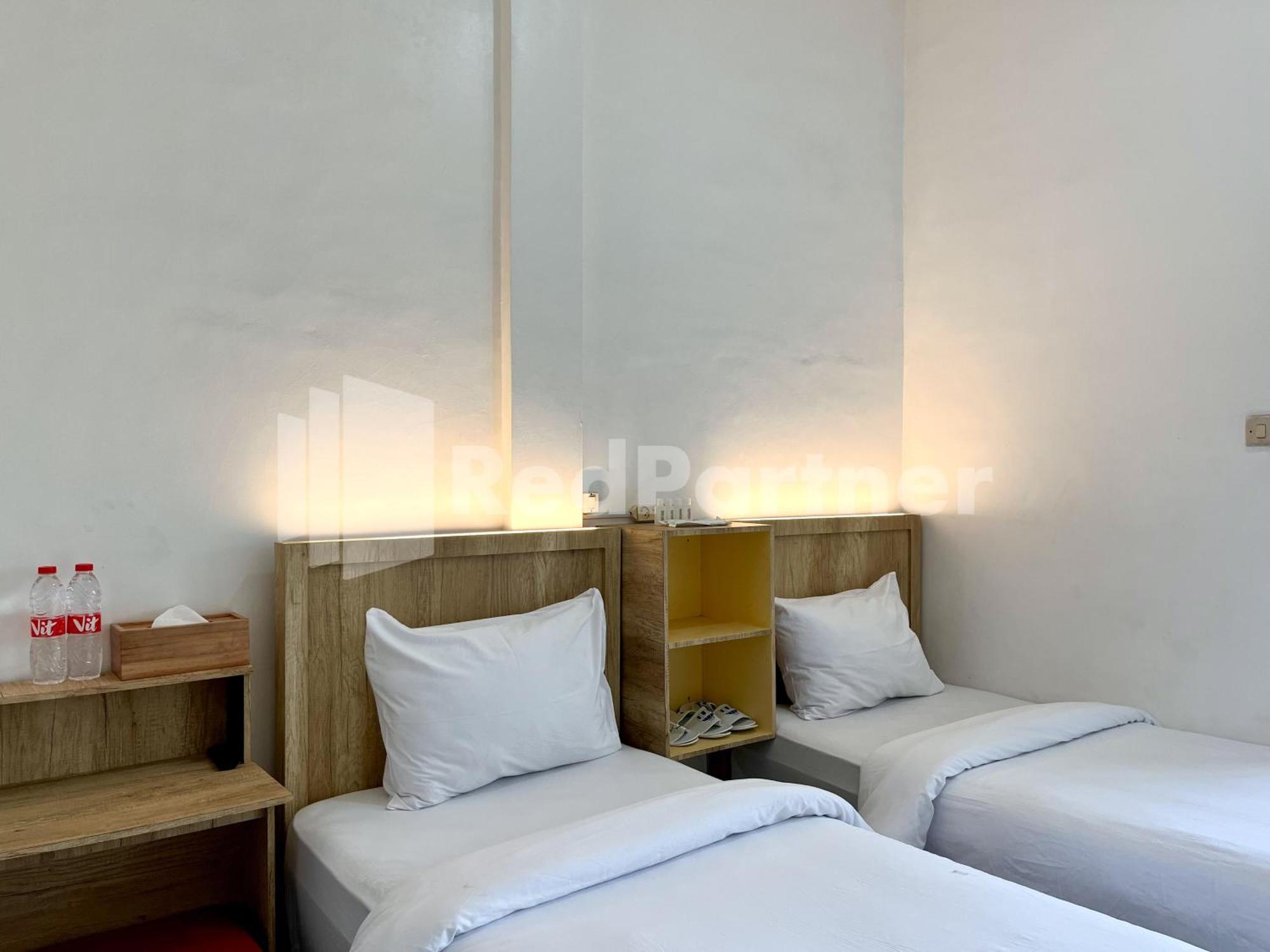 D Palma Near Lokananta Manahan Mitra Reddoorz Surakarta  Exterior photo